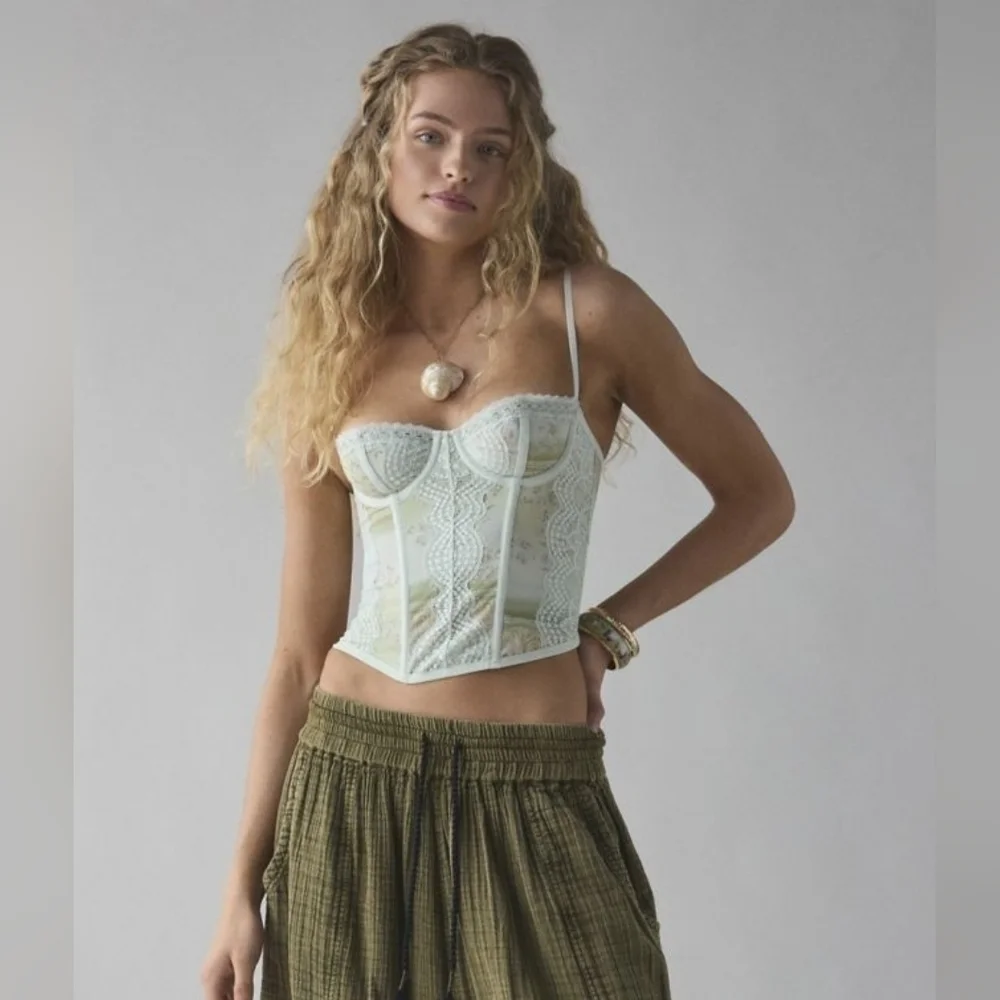 UO Aura Floral Lace Trim Mesh Corset Top Green - Picture 4 of 7